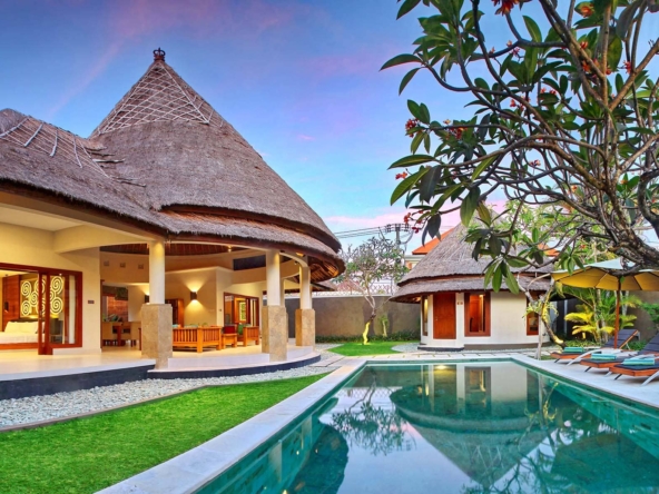 Luxury Bali Villa Poolside Garden