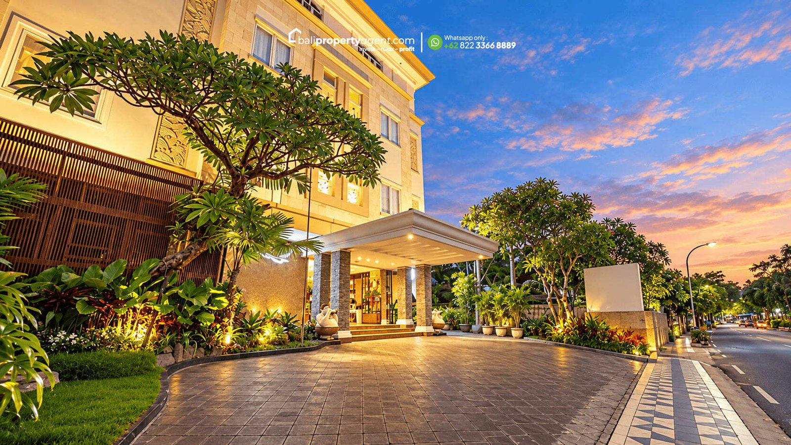 Twilight Luxury Hotel Entrance balipropertyagent.com